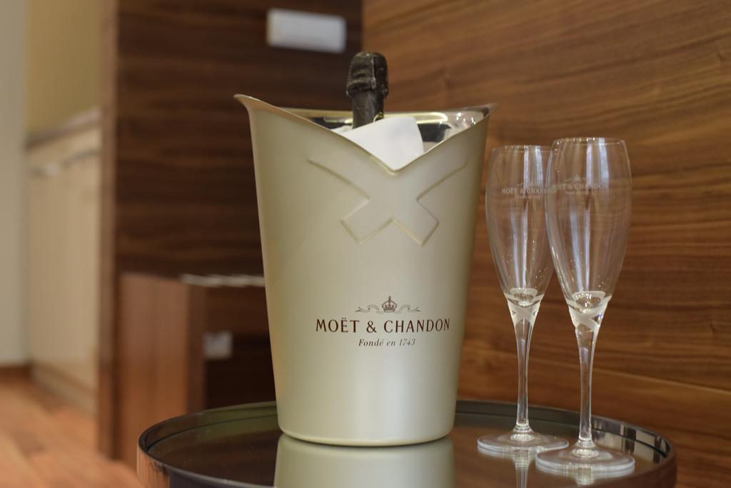 Nv Luxury Suites & Spa Belgrado Esterno foto